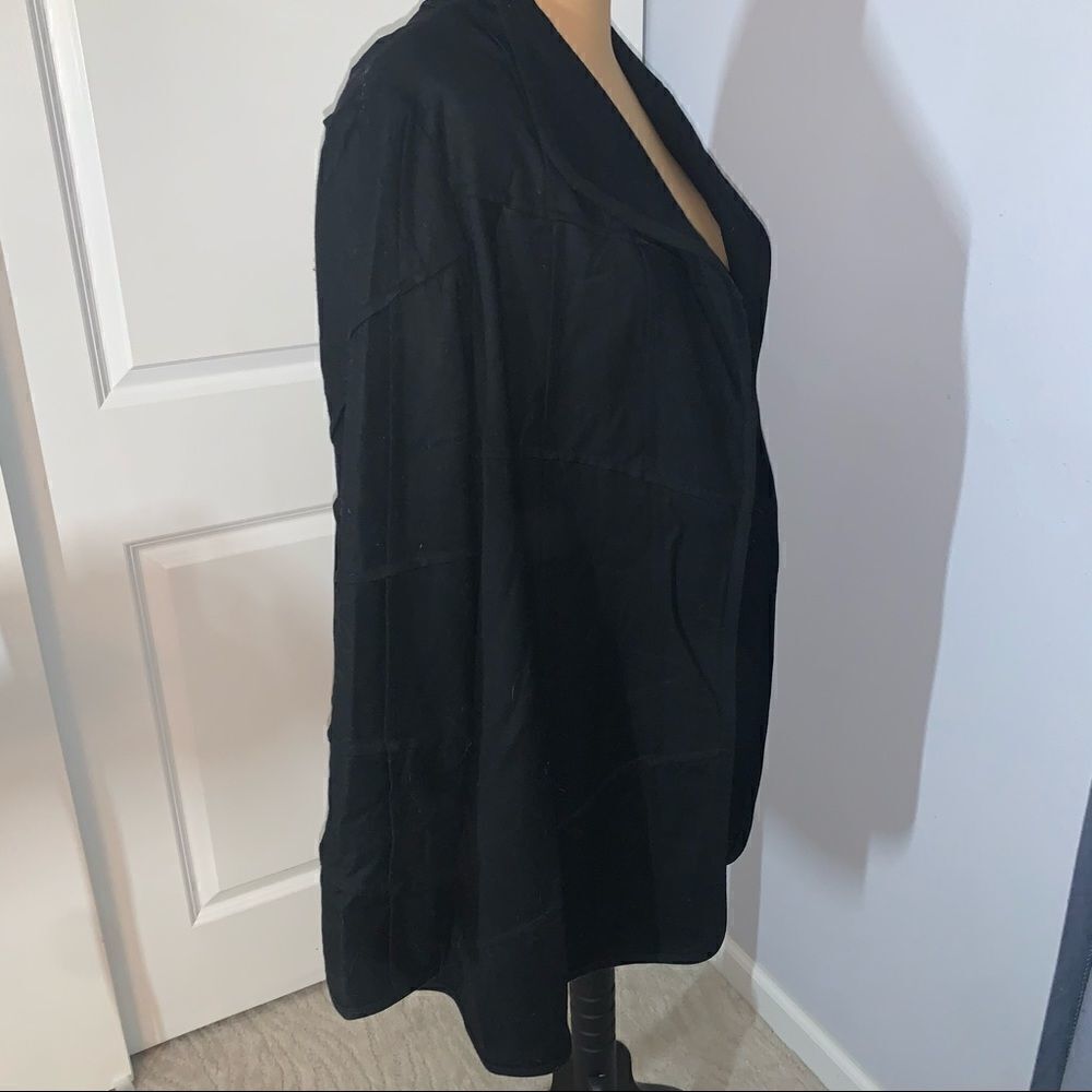 Louis Féraud Black Line Patterned Wool Jacket - Picture 3 of 6